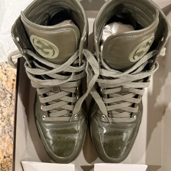 Authentic Gucci Men's Olive Lace-Up Shoes Size 8.0 - Picture 2 of 16